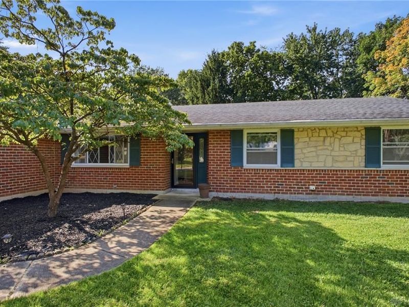 1032 Hyde Park Drive, Centerville, OH 45429 Photo 4