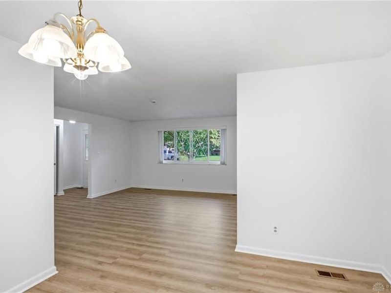 1032 Hyde Park Drive, Centerville, OH 45429 Photo 9