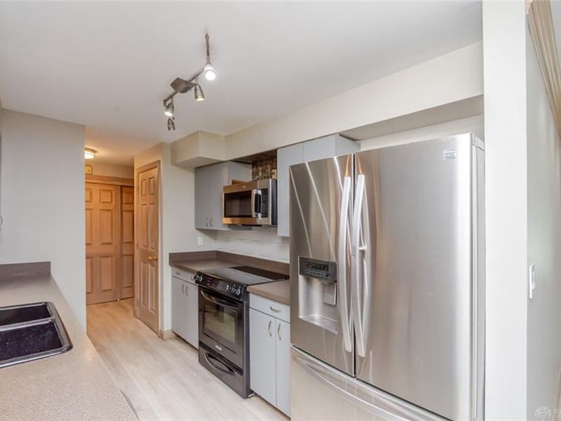 4150 Burning Tree Drive, Kettering, OH 45440 Photo 10