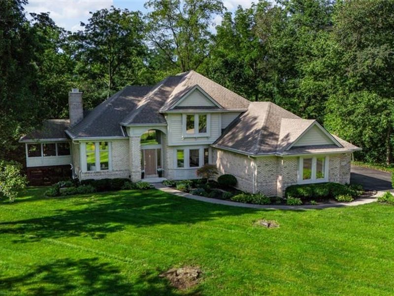 2535 S Creek Circle, Spring Valley Township, OH 45370 Photo 2