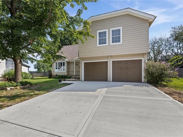 15620 143rd Terrace, Olathe, KS 66062