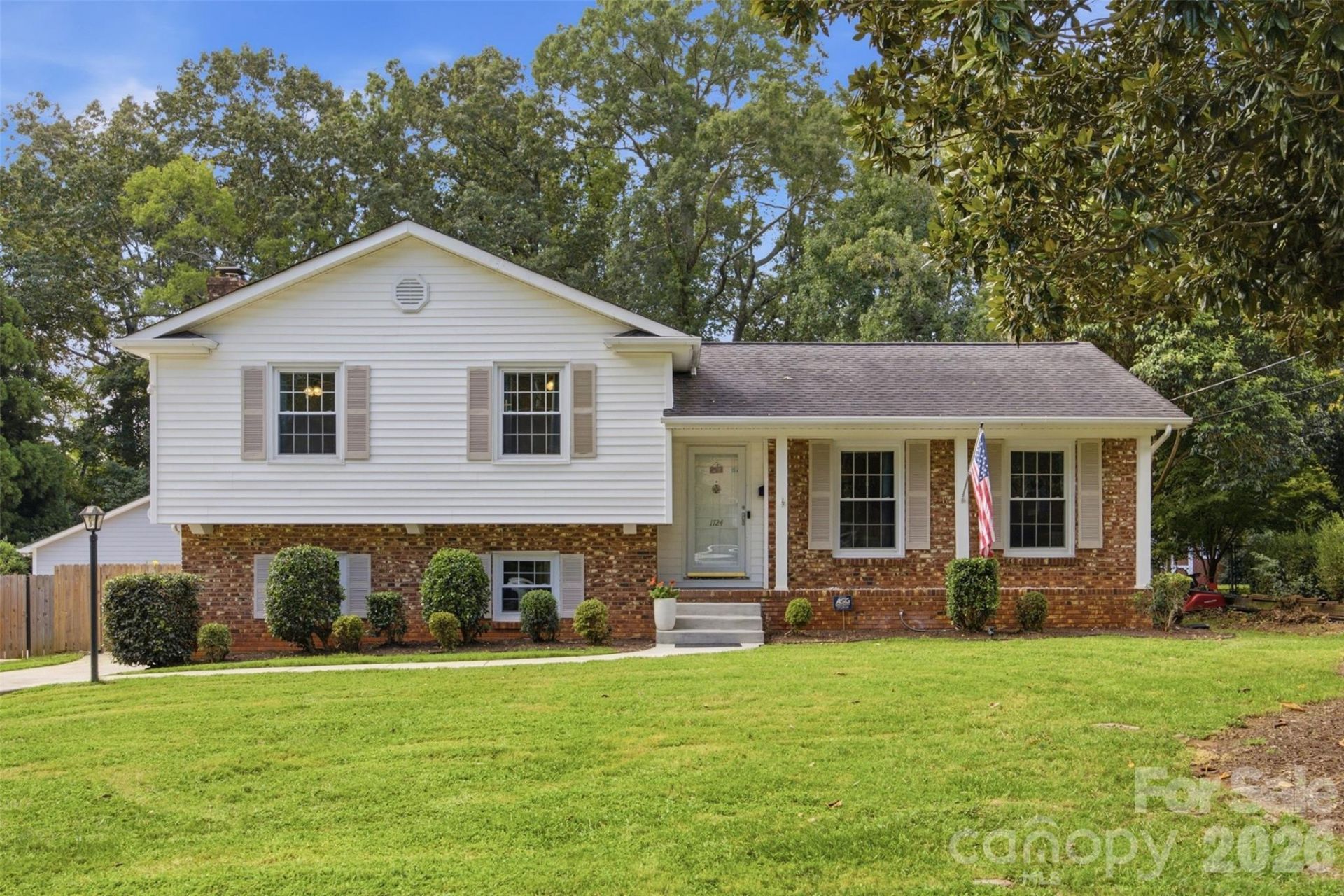 1724 Delchester Drive, Charlotte, NC 28210 Main Photo