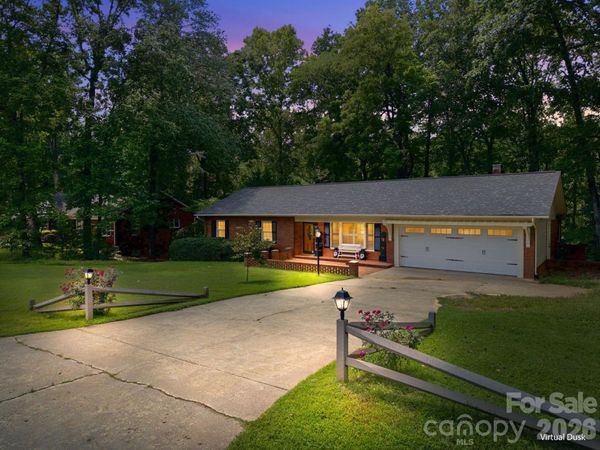 305 Heritage Circle , Statesville, NC 28625