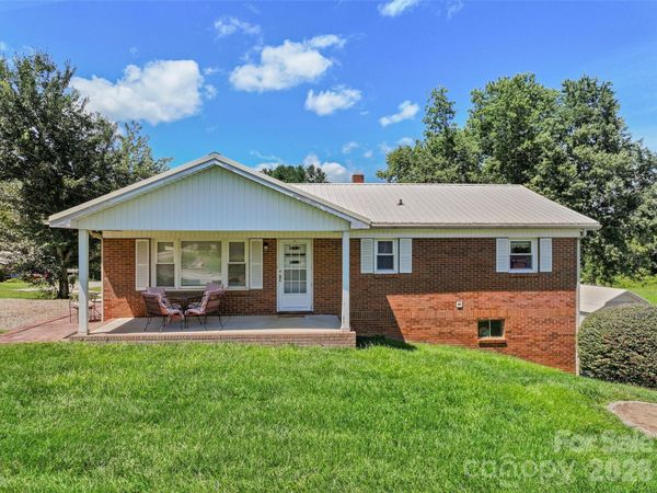 354 Oakdale Road , Waynesville, NC 28786