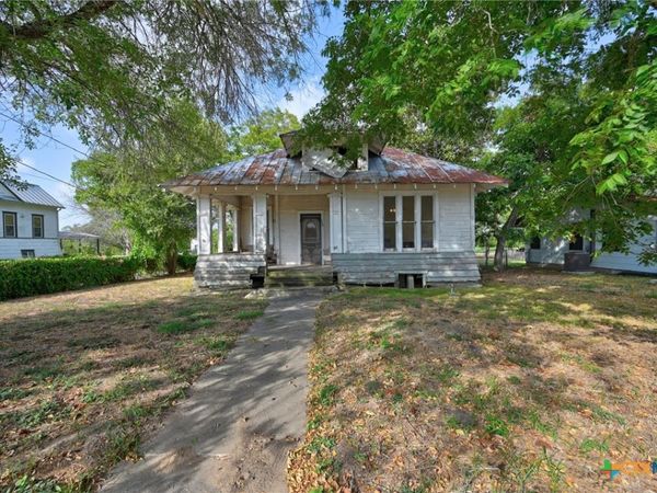 124 S Avenue I, Shiner, TX 77984