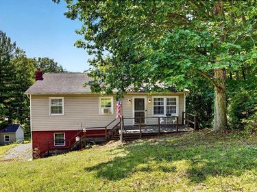 1513 SHENANDOAH AVE, WAYNESBORO, VA 22980