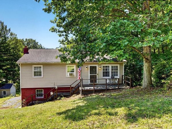 1513 SHENANDOAH AVE, WAYNESBORO, VA 22980