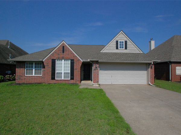 4944 S 204 Avenue E, Broken Arrow, OK 74014