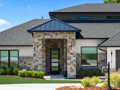 12910 S 28th Place Bixby, OK 74008