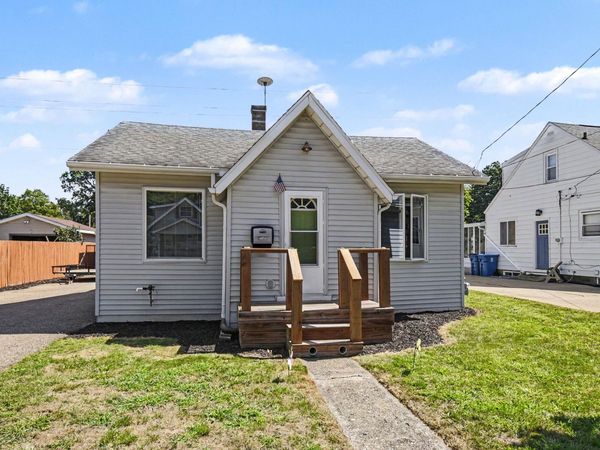 4858 Walton Avenue SW, Wyoming, MI 49548