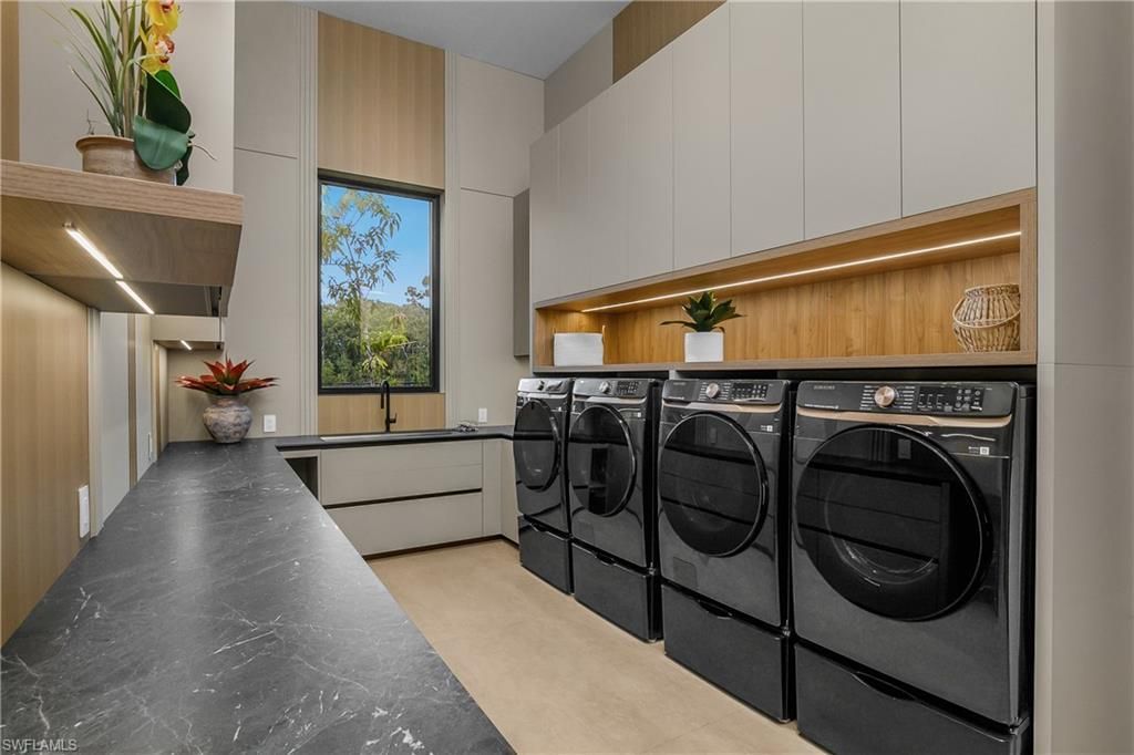 6616 Trail Blvd, Naples, FL 34108 Photo