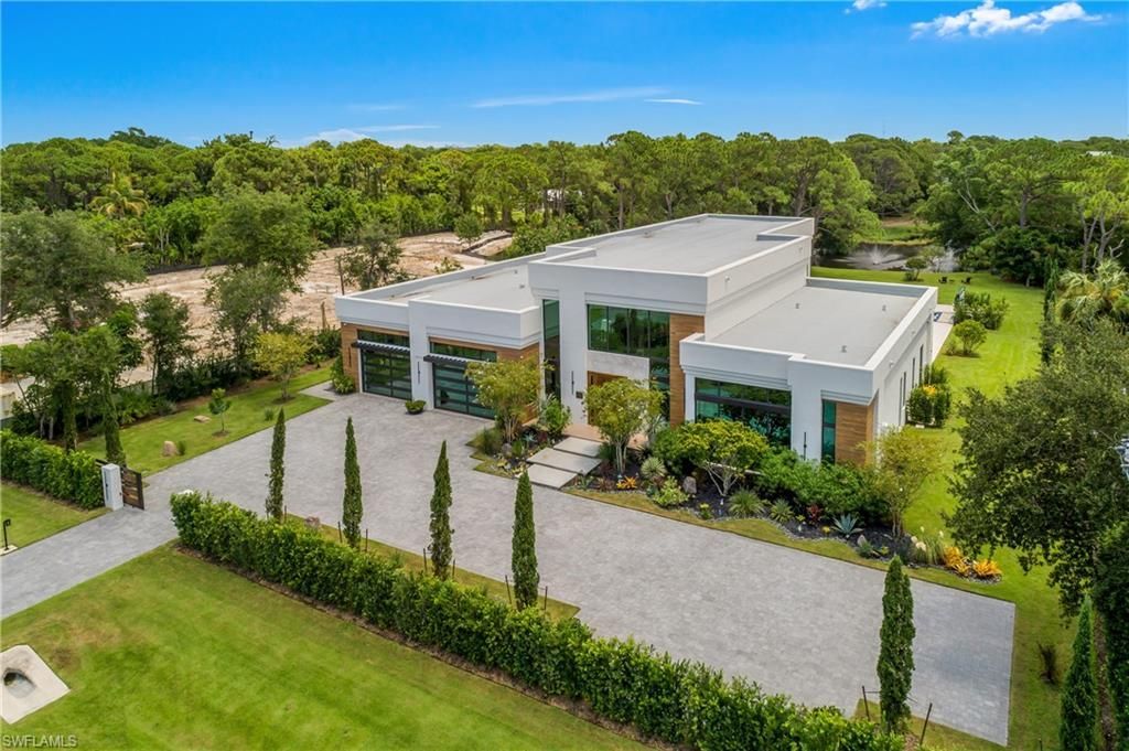 6616 Trail Blvd, Naples, FL 34108 Photo