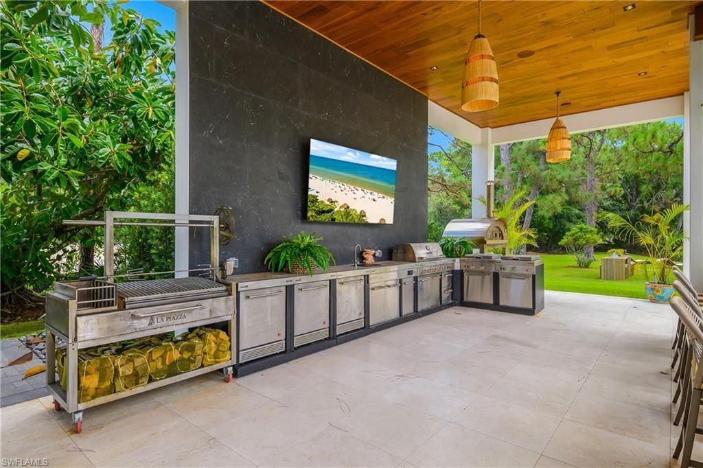 6616 Trail Blvd, Naples, FL 34108 Photo