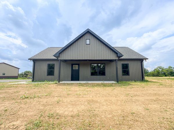 4649 Scottsville Rd , Lafayette, TN 37083