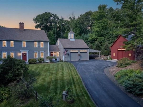 37 Champeaux, Brimfield, MA 01010