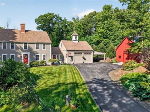 37 Champeaux, Brimfield, MA 01010