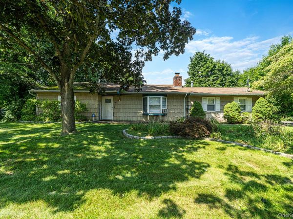 30 Ashland Street, Mount Sinai, NY 11766