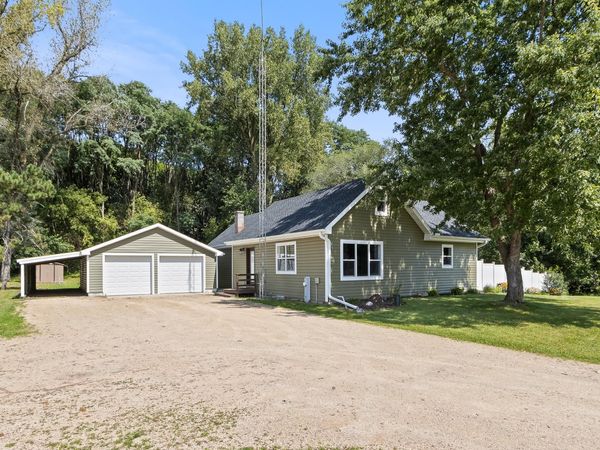 W6610 Highway 33, Portage, WI 53901
