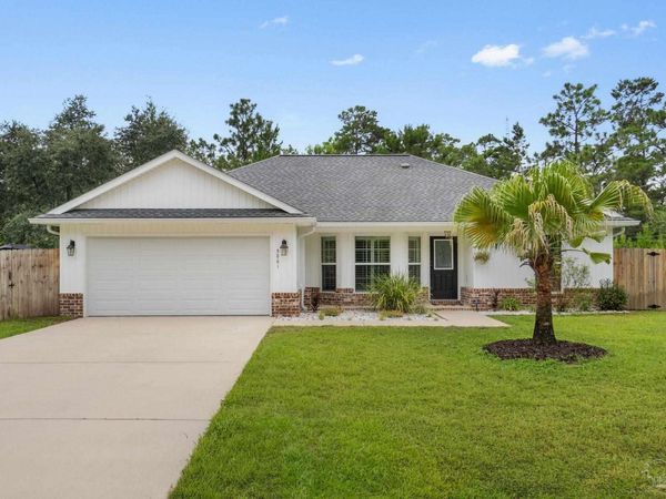 5861 Capitol Dr, Gulf Breeze, FL 32563