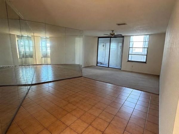 20500 W Country Club Dr, Unit 818, Aventura, FL 33180