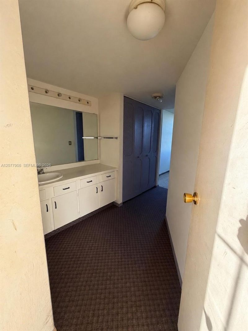 20500 W Country Club Dr, Unit 818, Aventura, FL 33180 Photo