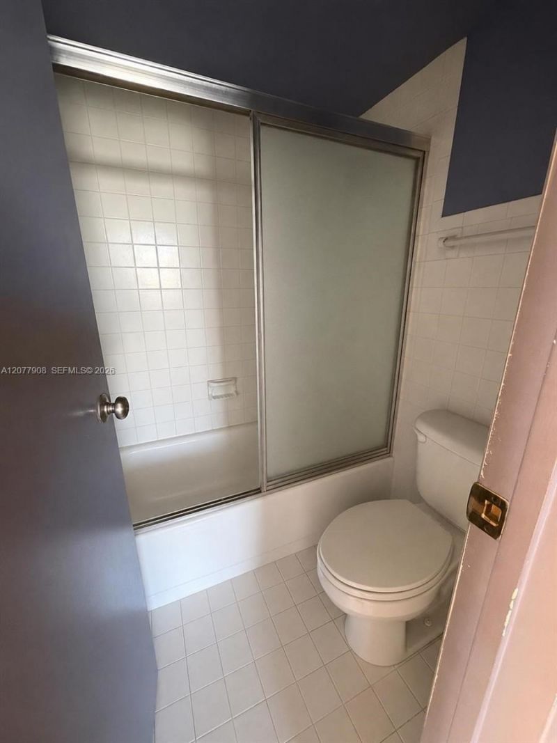 20500 W Country Club Dr, Unit 818, Aventura, FL 33180 Photo