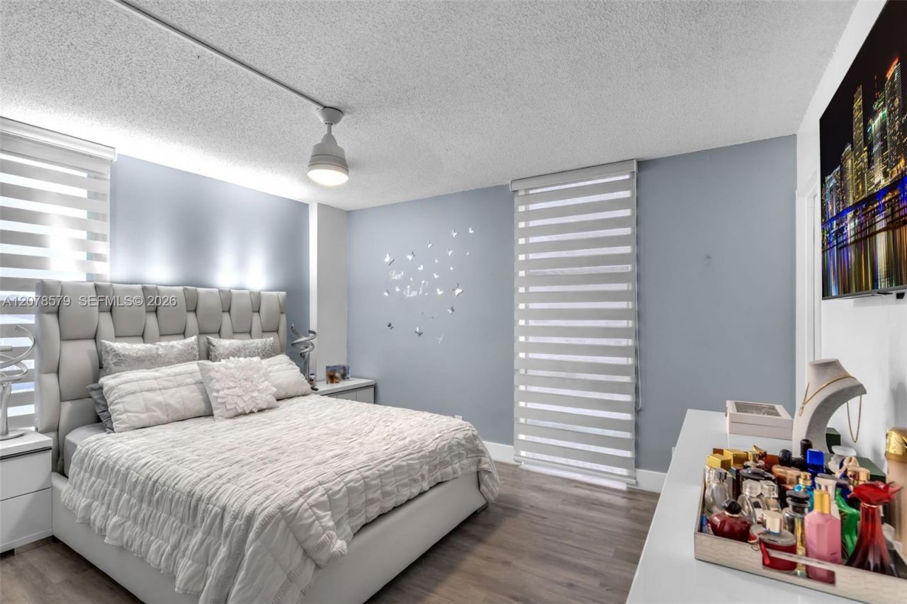 1825 W 44th Pl , Unit 401, Hialeah, FL 33012 Photo