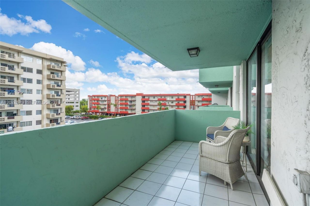 1825 W 44th Pl , Unit 401, Hialeah, FL 33012 Photo