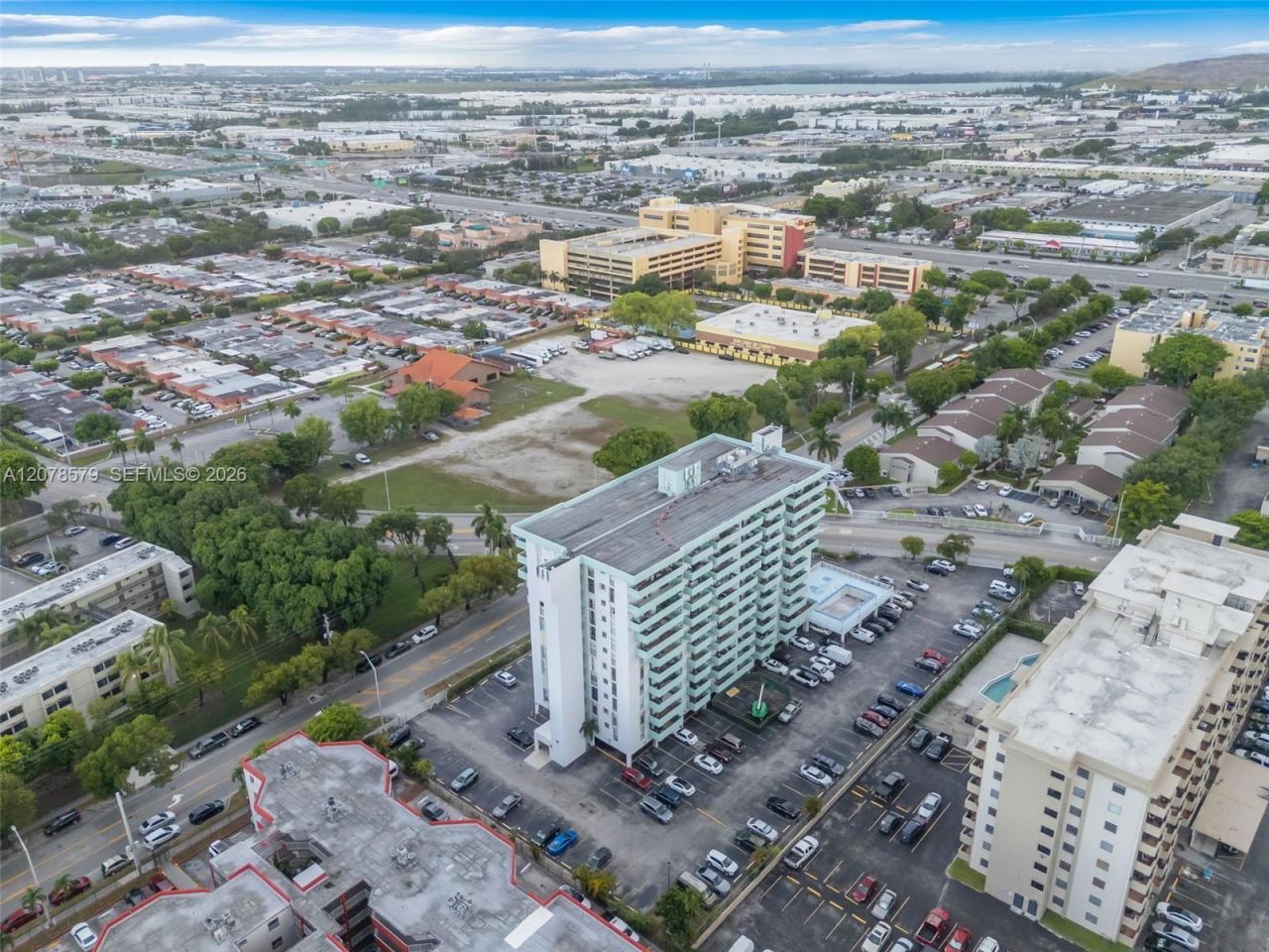 1825 W 44th Pl , Unit 401, Hialeah, FL 33012 Photo