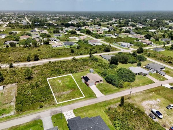 2808 55TH ST W , Lehigh Acres, FL 33971