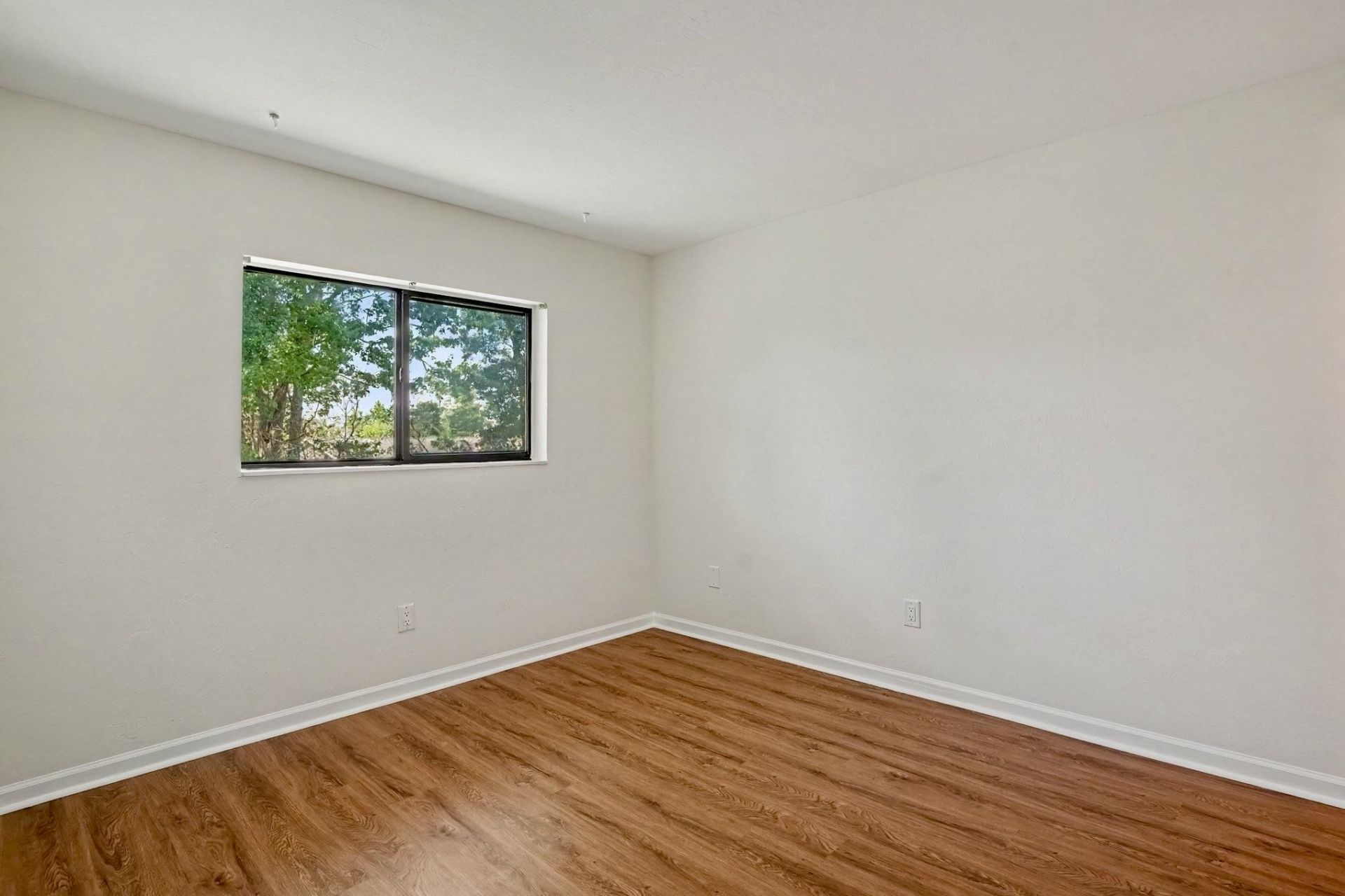 1101 2nd Ave. N Photo 7