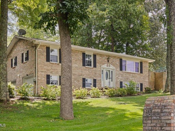 9 Red Oak Circle, Johnson City, TN 37604
