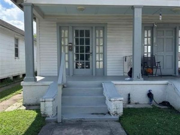 2915 HOLLYGROVE Street , New Orleans, LA 70118