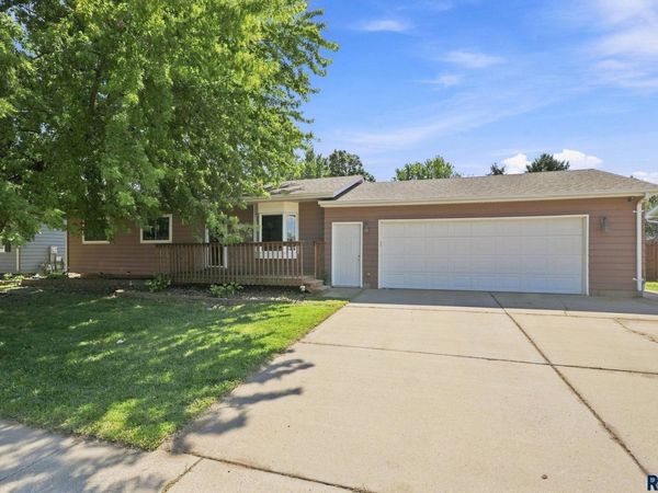 345 E Kevin Dr, Tea, SD 57064