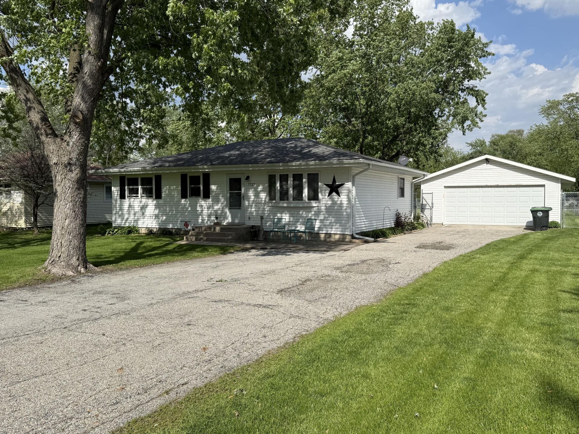7727 Dakota Street, Hobart, IN 46410 Main Photo