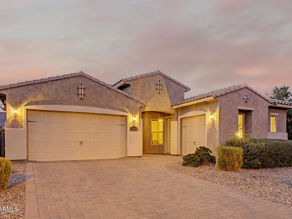 2690 E HAZELTINE Way, Gilbert, AZ 85298