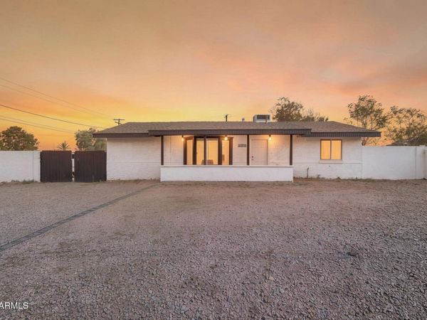 1124 W COCHISE Drive, Phoenix, AZ 85021
