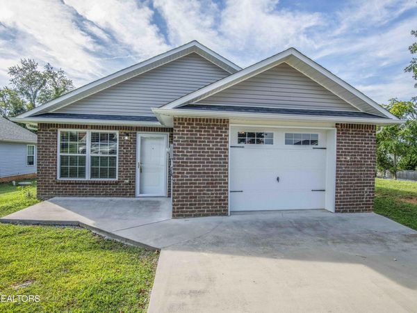 1702 Watauga St, Sevierville, TN 37876