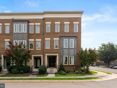 22792 SAGAMORE SQUARE, BRAMBLETON, VA 20148