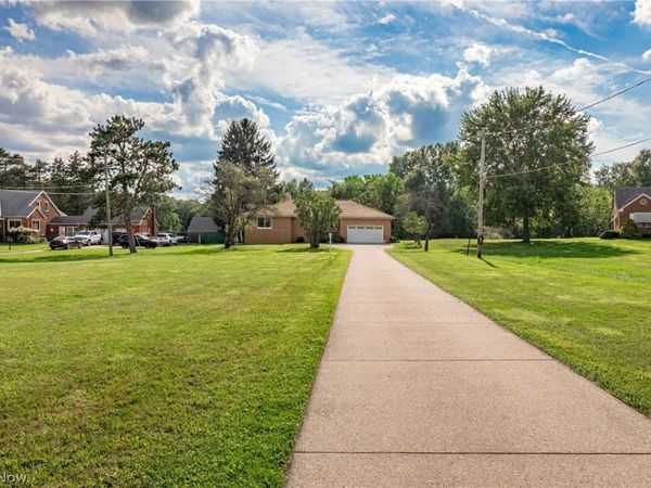 5102 W Mill Road , Broadview Heights, OH 44147