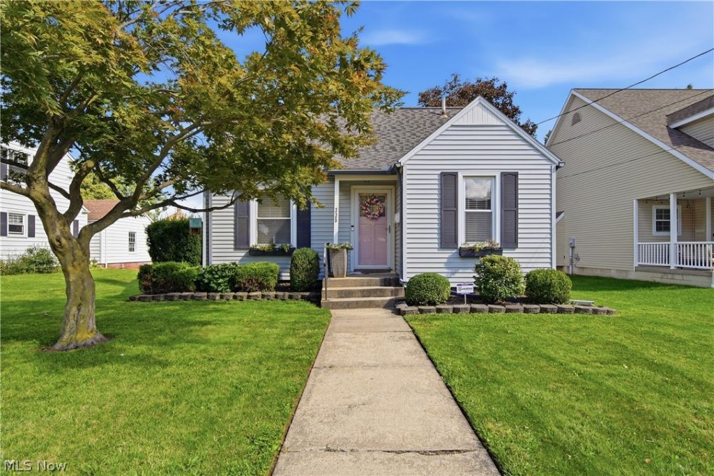 335 Harmon Street Sw, North Canton, OH 44720 Main Photo