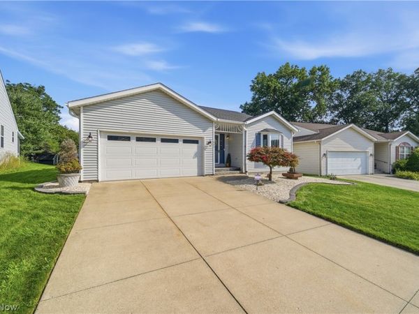 984 Elizabeth Court , Cuyahoga Falls, OH 44221