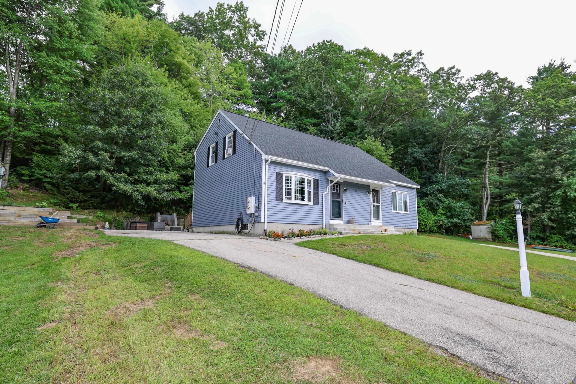 49a Dale Road, Hooksett, NH 03106 Main Photo