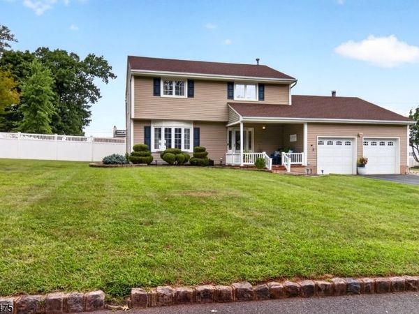 960 Gates Ave, Piscataway, NJ 08854
