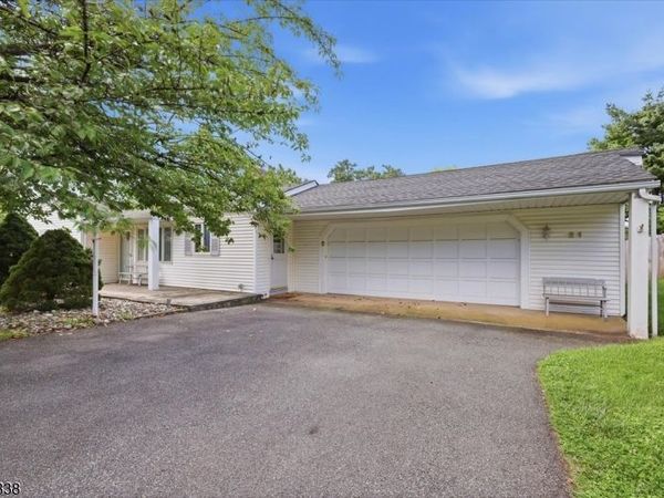 21 Cedar Grove Rd, Branchburg, NJ 08876