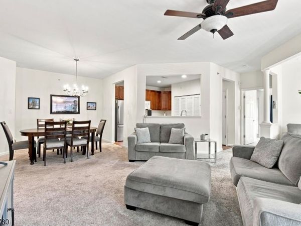 4 Waterman Ln, Hillsborough, NJ 08844