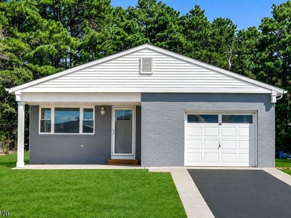 47 Doral Dr, Toms Rivership, NJ 08757