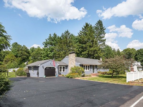64 Chestnut St, Foxboro, MA 02035