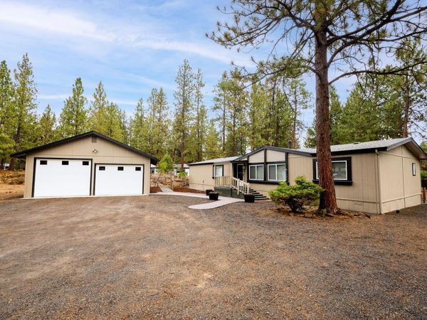 61171 Chuckanut Drive, Bend, OR 97702