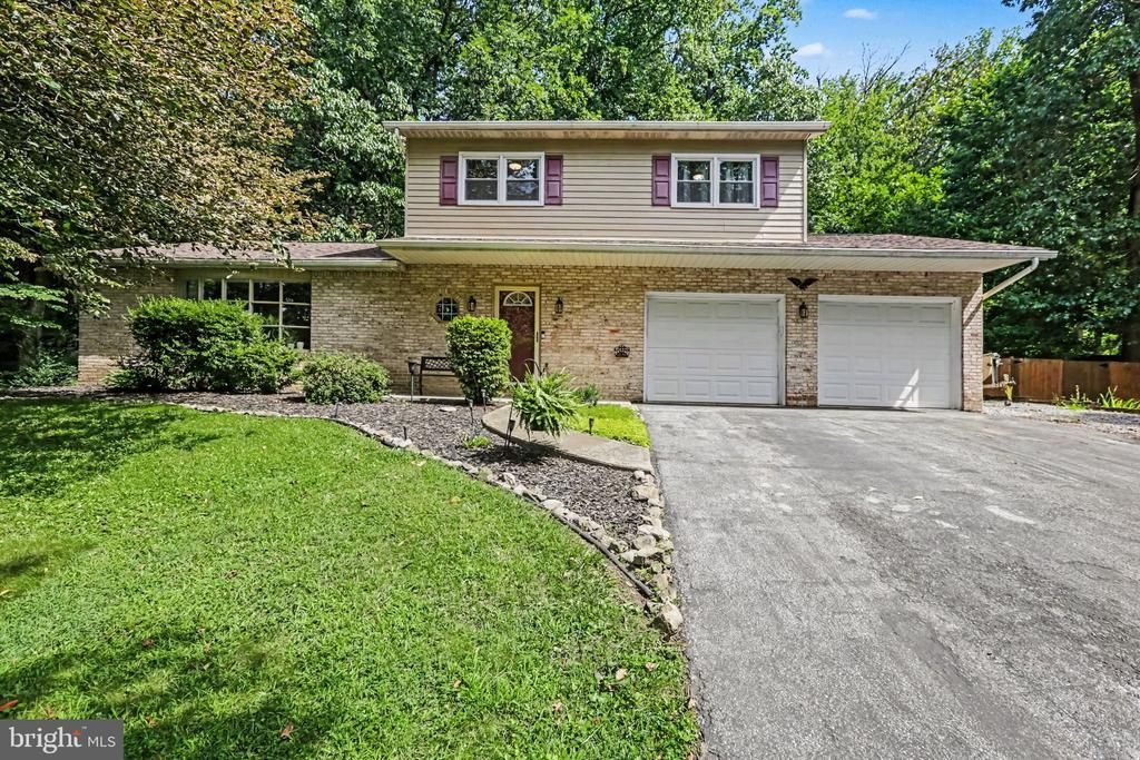 439 ELDER TRAIL , NEW CUMBERLAND, PA 17070